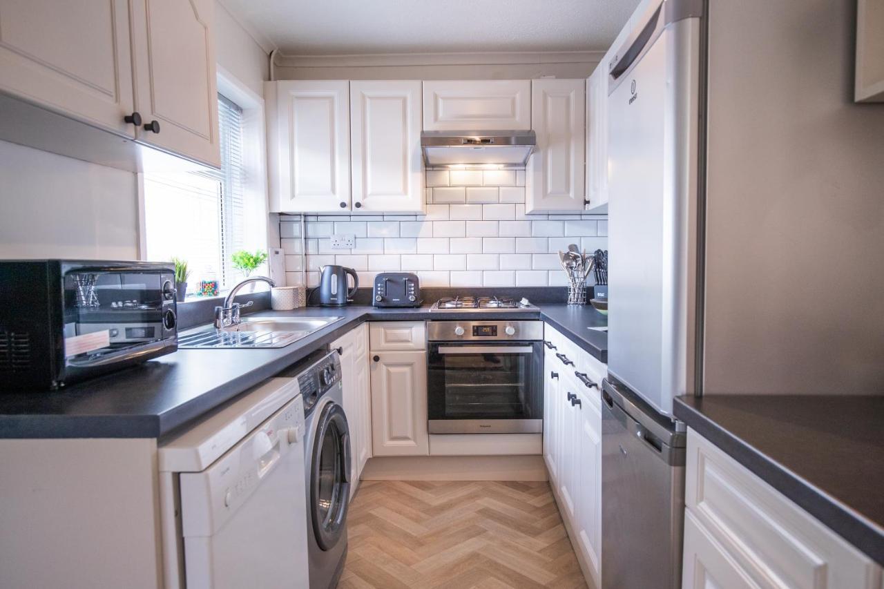 Saltbox Properties- Large!! 3 Bed, 3 Bath House, Parking, Fast Wifi, Town Centre Location! Sleeps 6 Ashby-de-la-Zouch Exteriör bild