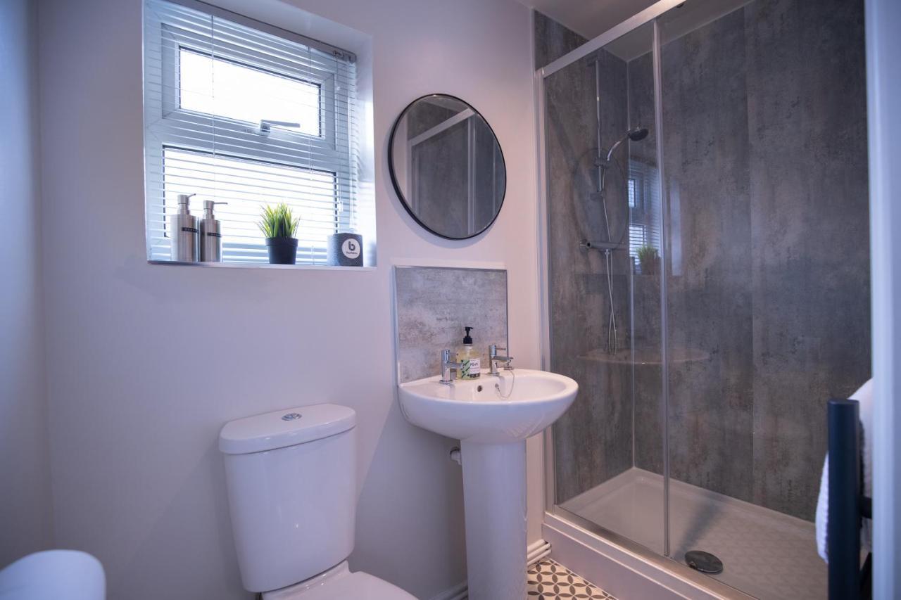 Saltbox Properties- Large!! 3 Bed, 3 Bath House, Parking, Fast Wifi, Town Centre Location! Sleeps 6 Ashby-de-la-Zouch Exteriör bild