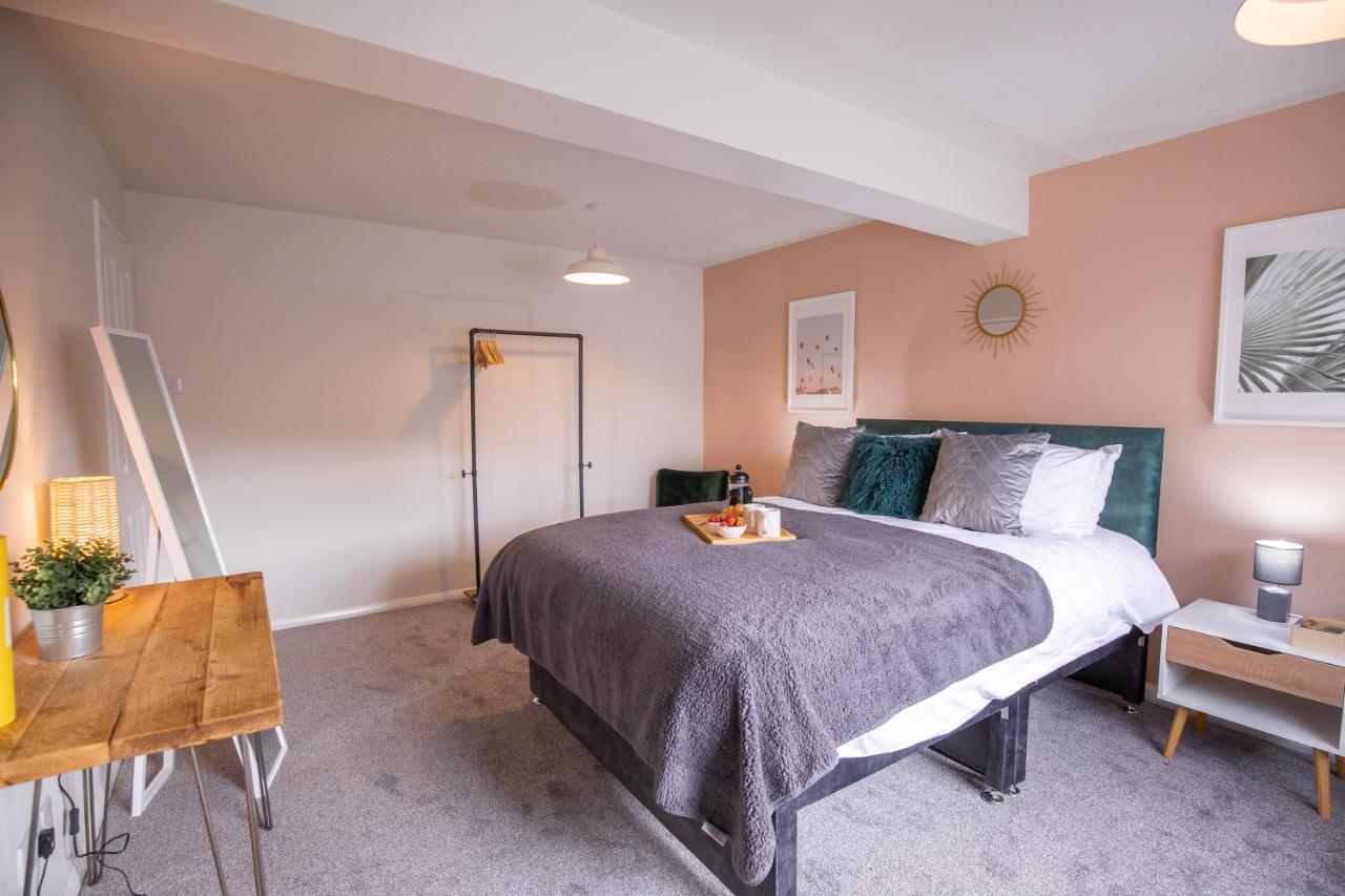Saltbox Properties- Large!! 3 Bed, 3 Bath House, Parking, Fast Wifi, Town Centre Location! Sleeps 6 Ashby-de-la-Zouch Exteriör bild