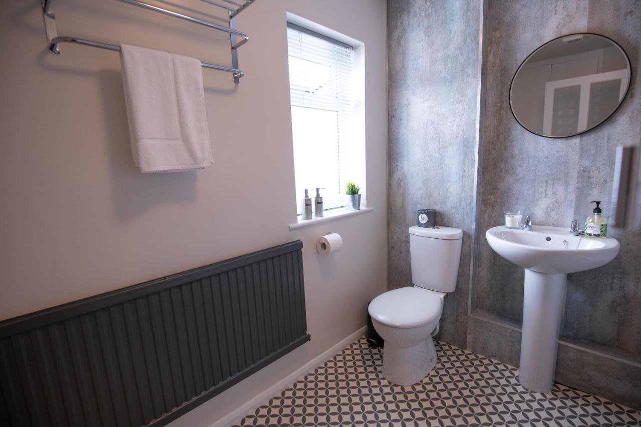 Saltbox Properties- Large!! 3 Bed, 3 Bath House, Parking, Fast Wifi, Town Centre Location! Sleeps 6 Ashby-de-la-Zouch Exteriör bild